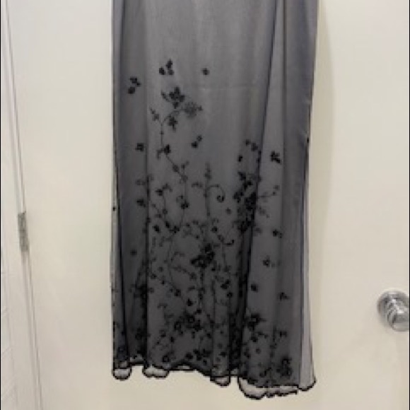 Tahari maxi length skirt with grey lining - Picture 1 of 5